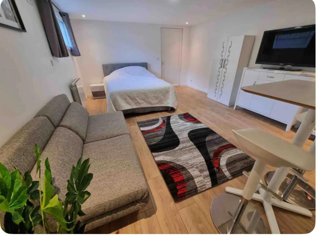 Studio Proche Gare Et Versailles 4 Min A Pied Train Vers Paris Marly-le-Roi Exterior photo